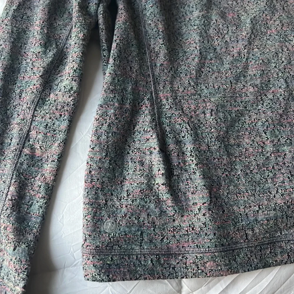 Lululemon Top/Pullover - Picture 7 of 9